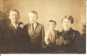 Henry, Ernest, Elsie and Lucy Cox c. 1912