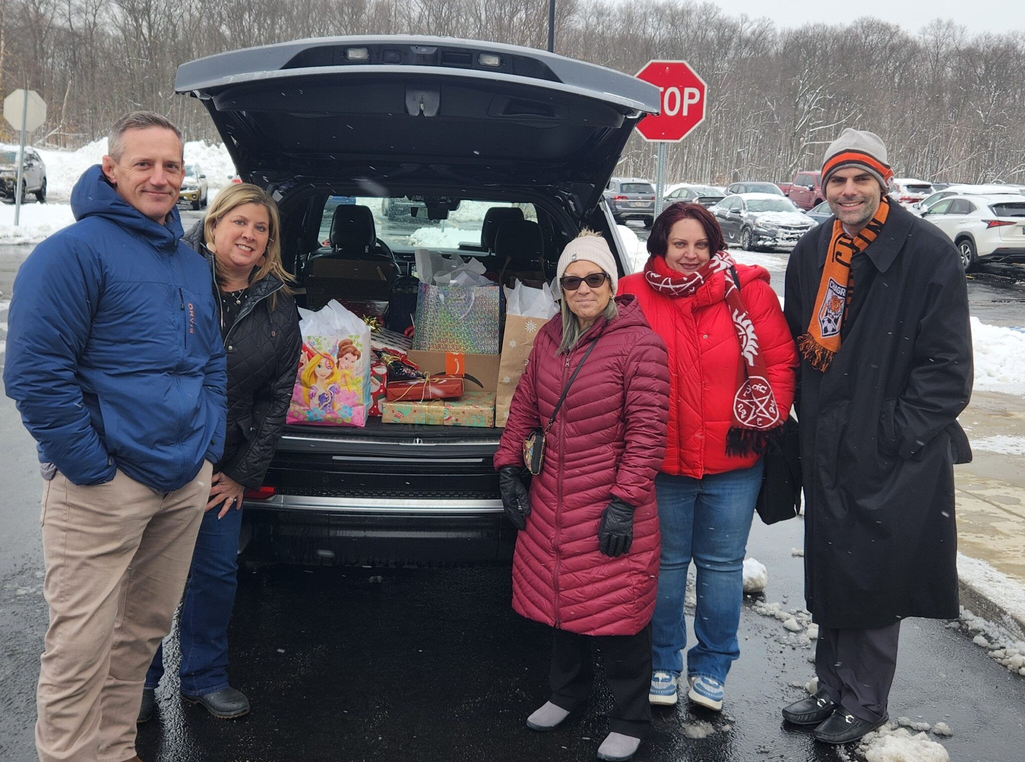 Leadership Geauga Class Gives Joy this Season | Geauga County Maple Leaf